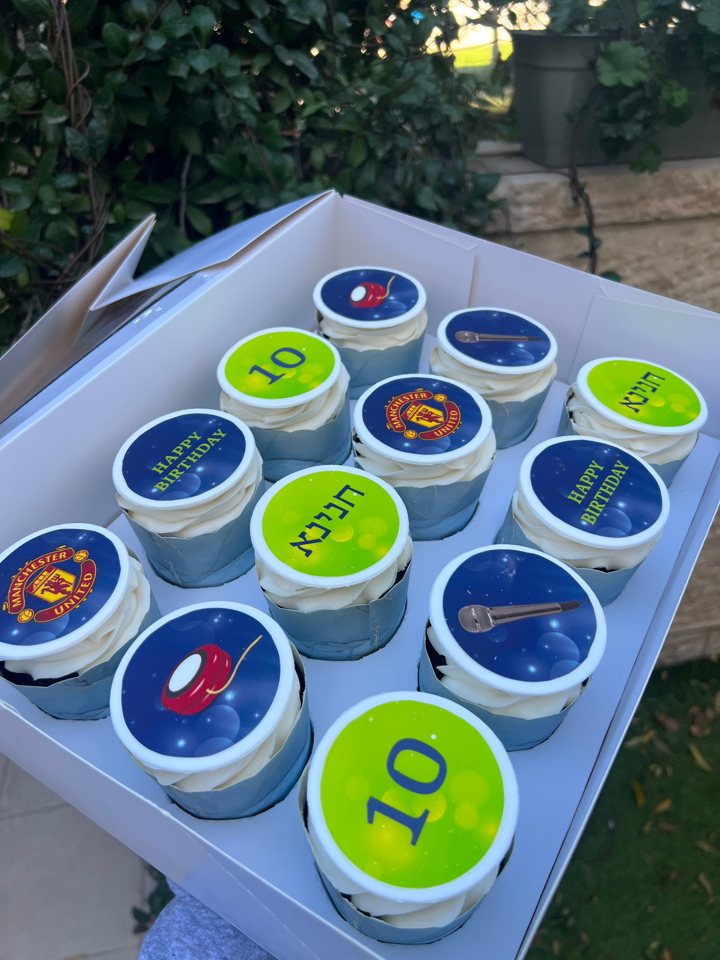 edible print Topper Cupcakes